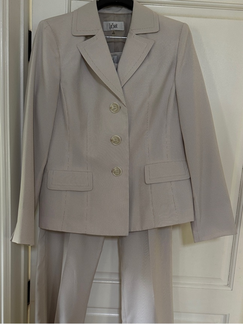Le Suit Light Tan Pinstripe Women's Blazer and Matching Trousers Size 12 EUC